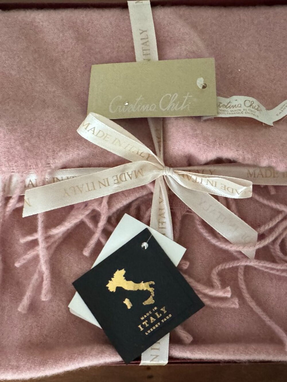 This is a Christina Chiti 100% Cashmere Scarf in pink, featuring Italian craftsm